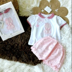 Луксозен италиански бебешки летен комплект в бяло и розово с коте в кутия Луксозен италиански бебешки летен комплект в бяло и розово с коте в кутия