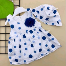 Бебешка лятна рокля в бяло на тъмносини точки с шапка Бебешка лятна рокля в бяло на тъмносини точки с шапка