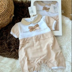 Луксозен италиански летен бебешки ромпър в бяло и бежово каре в кутия Луксозен италиански летен бебешки ромпър в бяло и бежово каре в кутия
