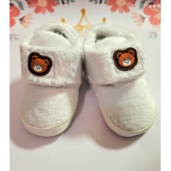 Разкошни бебешки пухкави буйки в бяло с МЕЧЕНЦЕ