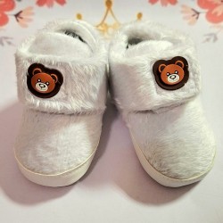 Разкошни бебешки пухкави буйки в бяло с МЕЧЕНЦЕ