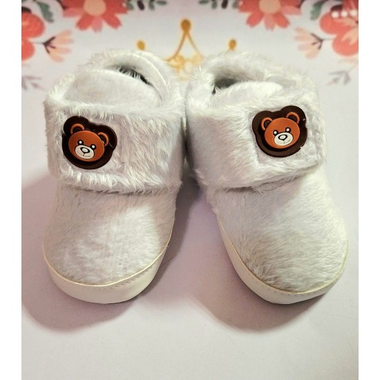 Разкошни бебешки пухкави буйки в бяло с МЕЧЕНЦЕ