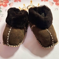 Бебешки зимни кожени буйки в тъмно кафяво