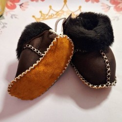 Бебешки зимни кожени буйки в кафяво с кафяв пух