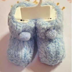 Бебешки пухкави терлички/чорапчета в светло синьо