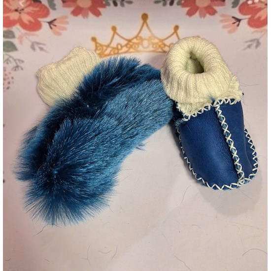 Бебешки буйки с пухкава подплата от естествена кожа в синьо Бебешки буйки с пухкава подплата от естествена кожа в синьо
