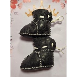 Бебешки кожени пухкави ботушки в черно
