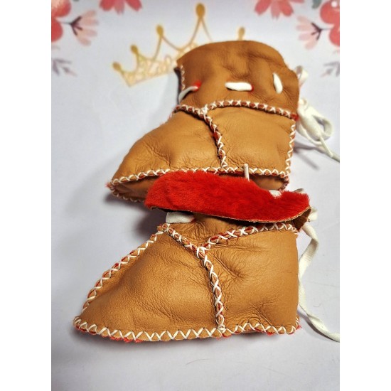 Бебешки кожени пухкави ботушки в кафяво и червено 