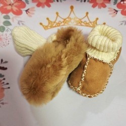 Бебешки буйки с пухкава подплата от естествена кожа в светло кафяво