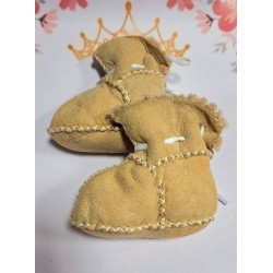 Бебешки кожени пухкави ботушки в светло кафяво