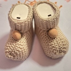 Плетени бебешки чорапки в бежово ТОПЧЕНЦЕ Плетени бебешки чорапки в бежово ТОПЧЕНЦЕ