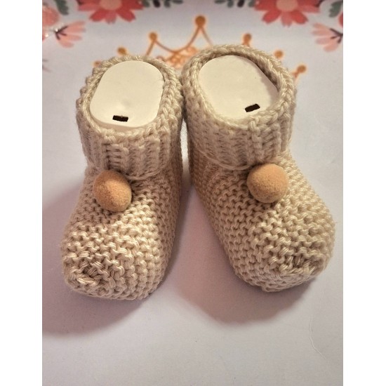 Плетени бебешки чорапки в бежово ТОПЧЕНЦЕ Плетени бебешки чорапки в бежово ТОПЧЕНЦЕ