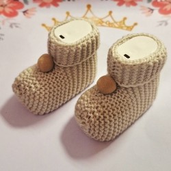 Плетени бебешки чорапки в бежово ТОПЧЕНЦЕ