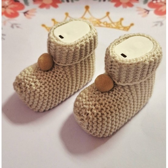 Плетени бебешки чорапки в бежово ТОПЧЕНЦЕ Плетени бебешки чорапки в бежово ТОПЧЕНЦЕ