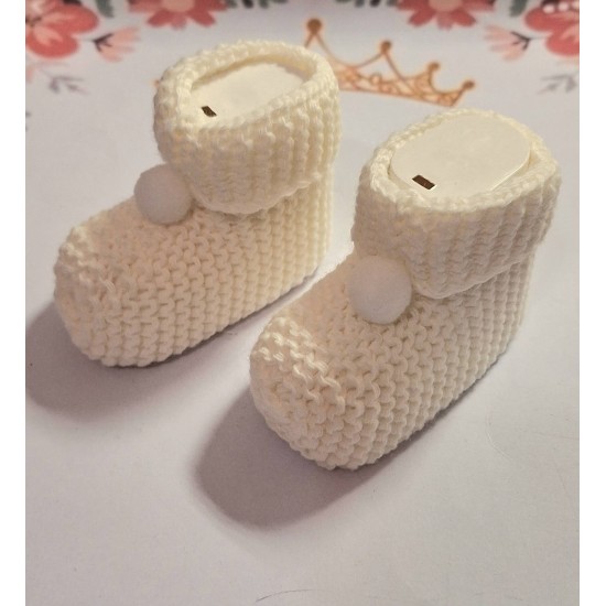 Плетени бебешки чорапки в бяло ТОПЧЕНЦЕ Плетени бебешки чорапки в бяло ТОПЧЕНЦЕ