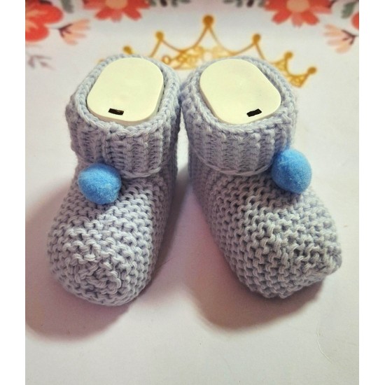 Плетени бебешки чорапки в светло синьо ТОПЧЕНЦЕ Плетени бебешки чорапки в светло синьо ТОПЧЕНЦЕ