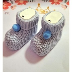 Плетени бебешки чорапки в светло синьо ТОПЧЕНЦЕ