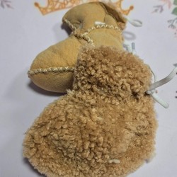 Бебешки кожени пухкави ботушки в светло кафяво