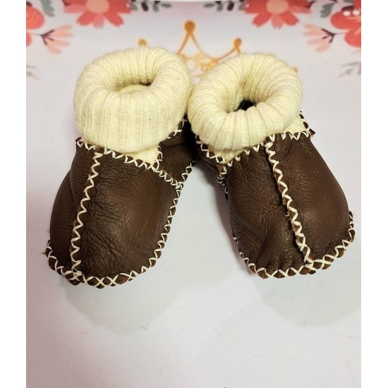 Бебешки буйки с пухкава подплата от естествена кожа в тъмно кафяво Бебешки буйки с пухкава подплата от естествена кожа в тъмно кафяво