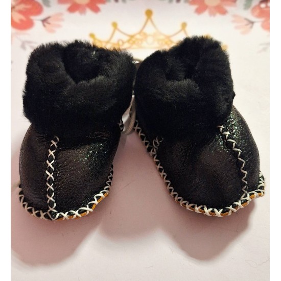 Бебешки зимни кожени буйки в черно с бял кант