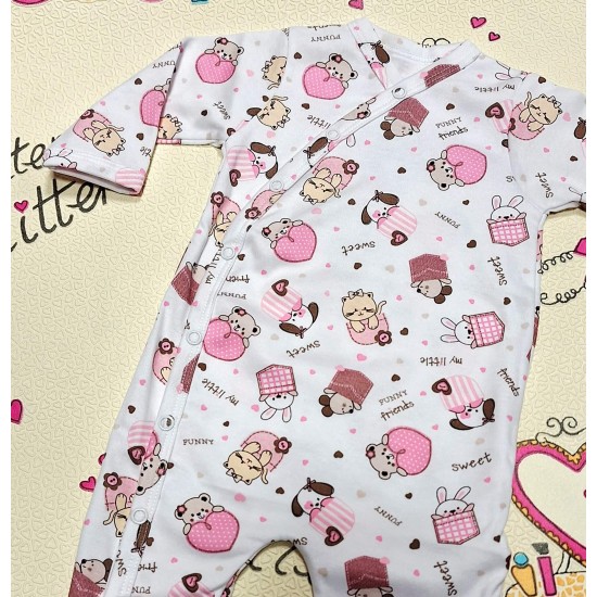 Бебешки памучен гащеризон в бяло с розови сърчица и мечета