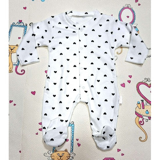 Бебешки памучен гащеризон в бяло със сърчица