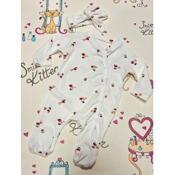 Бебешки памучен гащеризон в бяло с цветчета и лента за коса