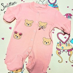 Бебешки памучен гащеризон в розово с меченца Бебешки памучен гащеризон в розово с меченца