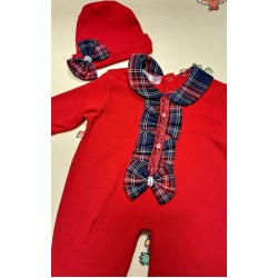 Бебешки Коледен гащеризон в червено каре с шапка