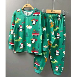 Коледна детска пижама в зелено Снежко