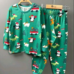 Коледна детска пижама в зелено Снежко Коледна детска пижама в зелено Снежко
