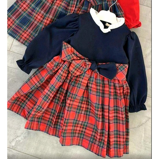 Коледна детска рокля в тъмносиньо и червено каре Коледна детска рокля в тъмносиньо и червено каре