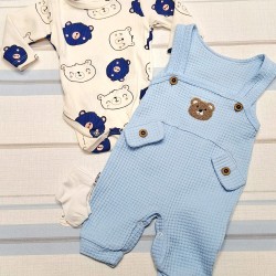 Бебешки комплект от гащеризон,боди и чорапки в светло синьо МЕЧЕТА