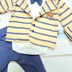 Елегантен бебешки комплект с бежово сако и папионка