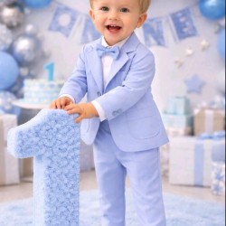 Бебешки официален костюм в светло синьо със сако и папийонка