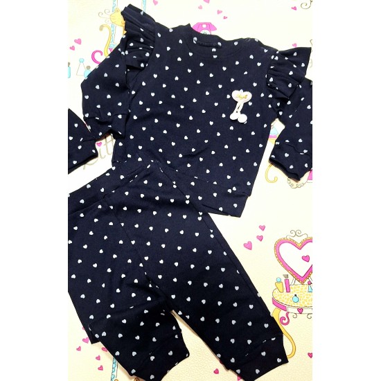 Бебешки комплект в тъмносиньо на бели сърчица с шапка Бебешки комплект в тъмносиньо на бели сърчица с шапка