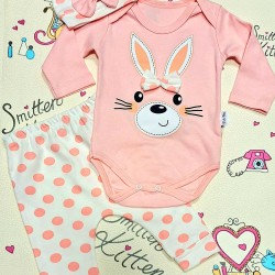 Бебешки комплект в бяло и прасковено ЗАЙЧЕ с шапка