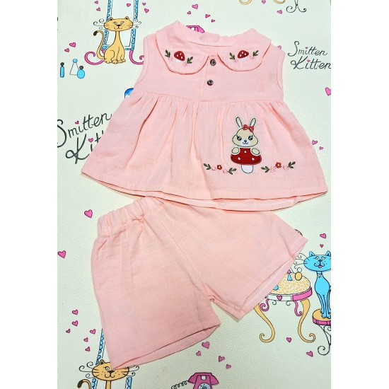 Детски летен комплект с къси панталони в прасковено ЗАЙКО Детски летен комплект с къси панталони в прасковено ЗАЙКО