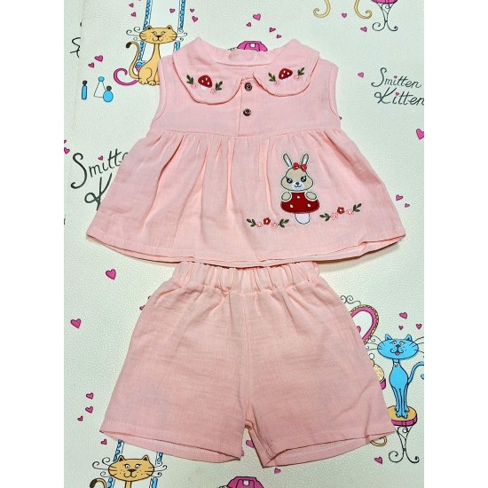 Детски летен комплект с къси панталони в прасковено ЗАЙКО Детски летен комплект с къси панталони в прасковено ЗАЙКО