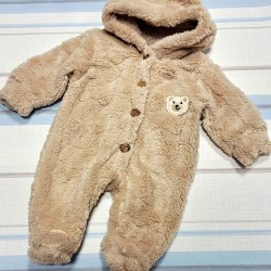 Бебешки пухкав гащеризон в бежово МЕЧЕТА