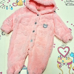 Бебешки пухкав гащеризон в светло розово МЕЧЕТА Бебешки пухкав гащеризон в светло розово МЕЧЕТА