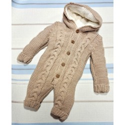 Пухкав плетен космонавт/гащеризон в бежово/кафяво с качулка