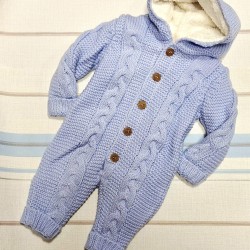 Пухкав плетен космонавт/гащеризон в светло синьо с качулка