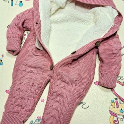 Пухкав плетен космонавт/гащеризон в розово с качулка