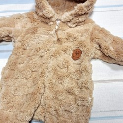 Бебешки пухкав преходен гащеризон в бежово