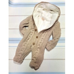 Пухкав плетен космонавт/гащеризон в бежово/кафяво с качулка
