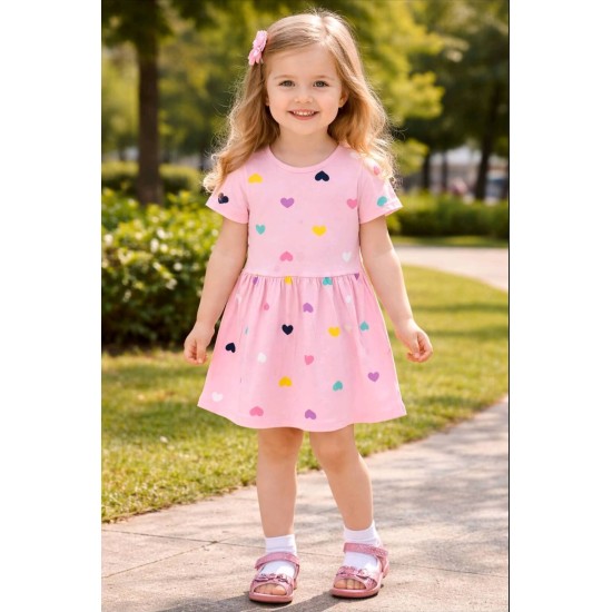 Детска лятна рокля в розово с разноцветни сърца Детска лятна рокля в розово с разноцветни сърца