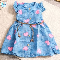 Лятна детска рокля в синьо с розови сърца и коланче Лятна детска рокля в синьо с розови сърца и коланче