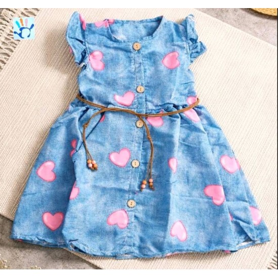 Лятна детска рокля в синьо с розови сърца и коланче