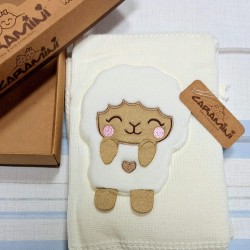 Бебешко плетено одеяло в бяло БЕТИ в кутия Бебешко плетено одеяло в бяло БЕТИ в кутия